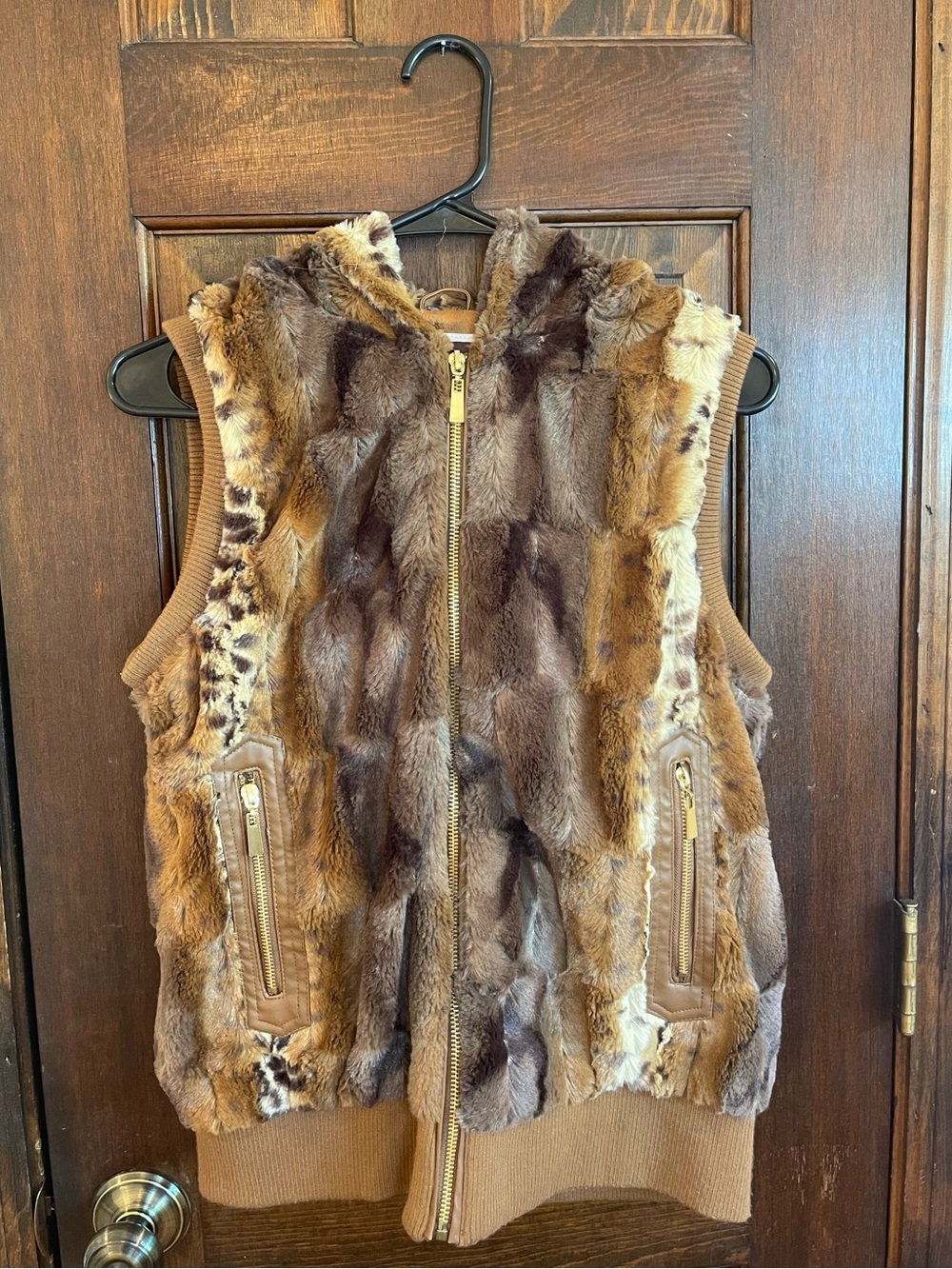 Snobbish Premium Collection Faux Fur Vest Women’s Large